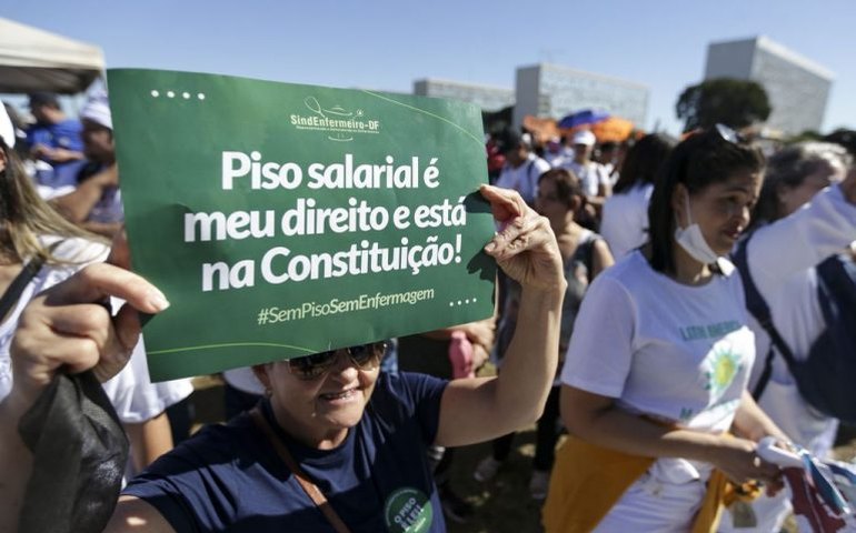 Comissão discute cumprimento do piso salarial nacional da enfermagem