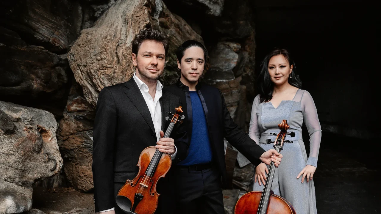 Trio Sitkovetsky leva música de câmara internacional ao Teatro Castro Alves