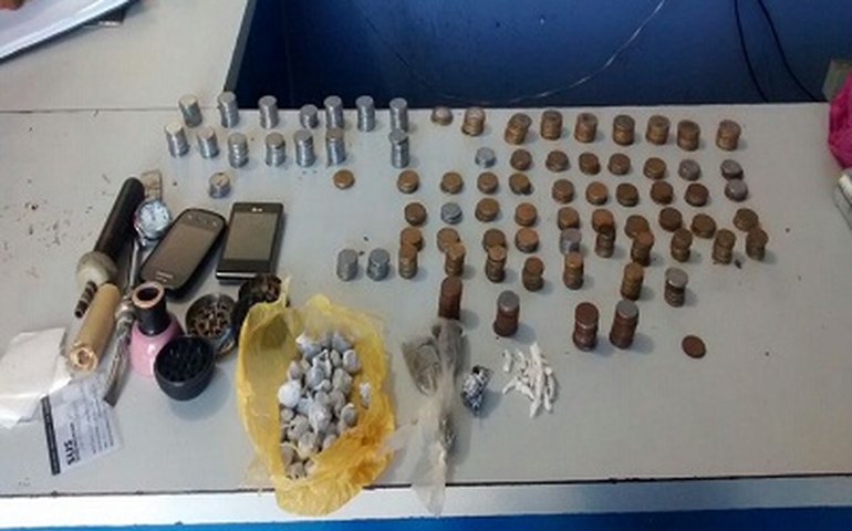 Em cumprimento de mandado judicial, PM apreende drogas em Palmeira dos Índios