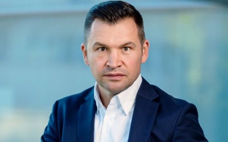 Ministro de Esportes romeno pede desculpa após suposto ato racista em jogo do PSG