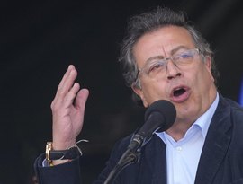 Acidente de avião da Força Aérea da Colômbia cai com mais de 100 soldados, informa presidente