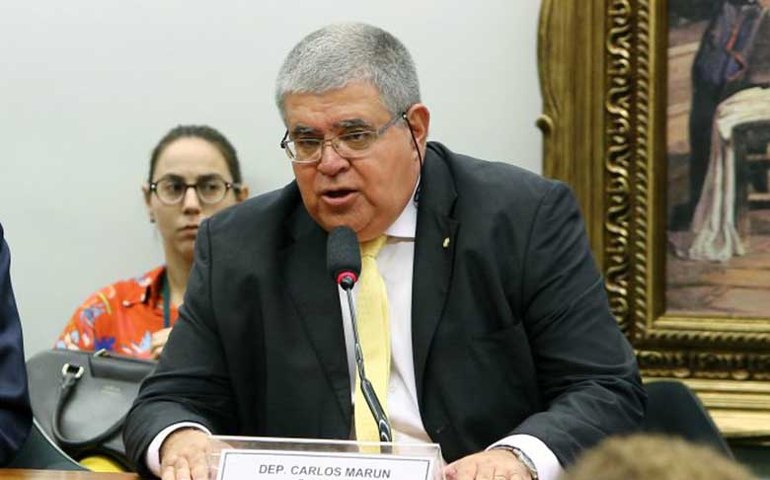 Proposta de 49 anos para aposentadoria integral vai mudar, diz deputado