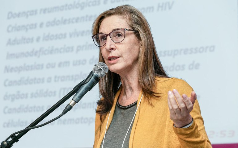 Especialista defende vacinas e alerta para perigo da desinformação