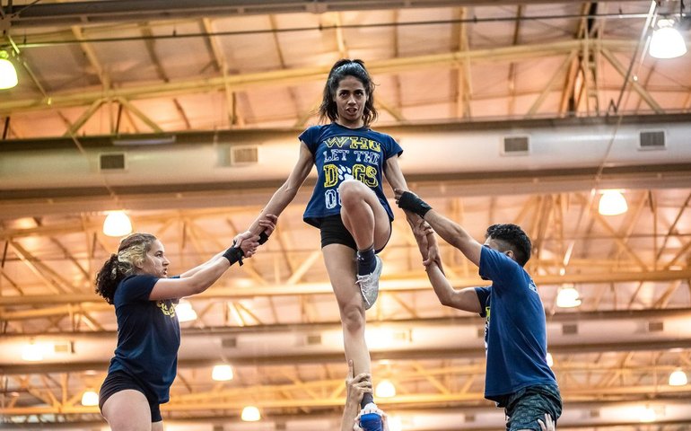 Cheerleading agita público nos Jogos Universitários Brasileiros