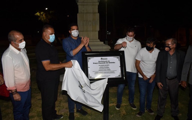 Rui Palmeira entrega Praça Sinimbu totalmente revitalizada