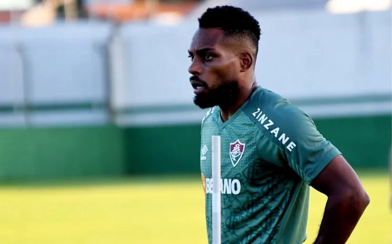 Zagueiro Luccas Claro acerta com clube da Turquia e rescinde com o Fluminense