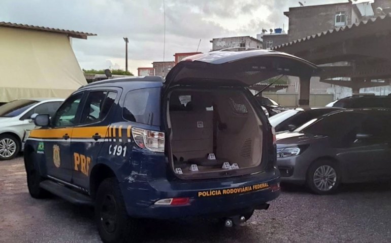 PF faz perícia na ‘câmara de gás’ do camburão da PRF onde morreu Genivaldo