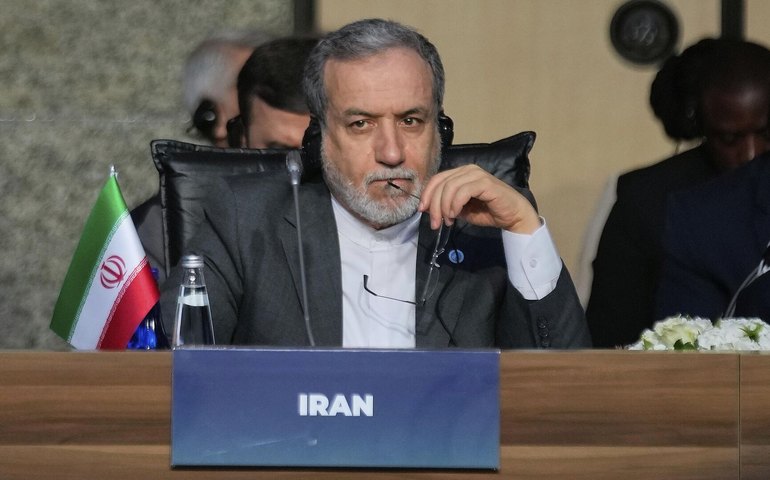 Chanceler do Irã atribui violência em protestos a 'elementos terroristas externos'