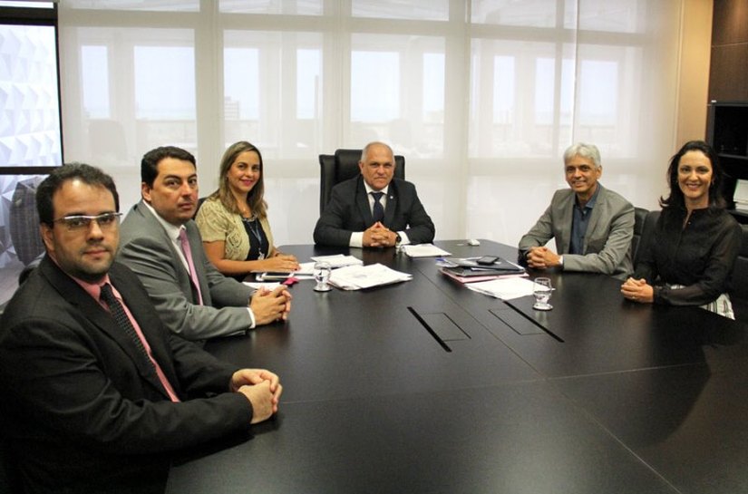 Presidente do TJ/AL discute parcerias com a Caixa Econômica Federal