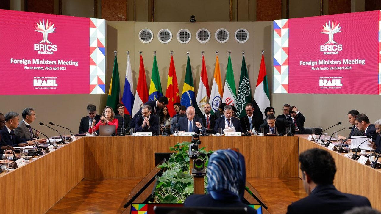 Brasil abre evento do Brics pedindo fim de guerras e de tensões