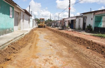 Obras de pavimentação beneficiam 600 moradores do Conjunto Frei Damião 