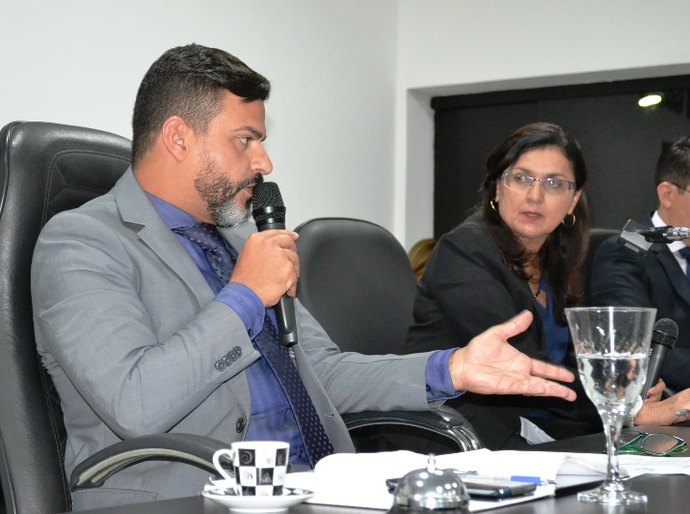Secretária de Saúde presta esclarecimentos na Câmara Municipal de São Miguel dos Campos