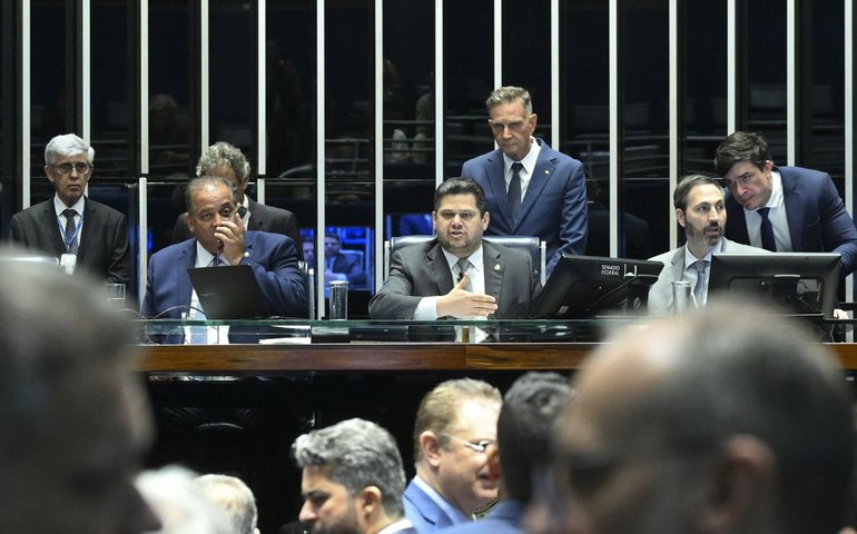 Senado aprova redução da pena de condenados pelo 8/1 e trama golpista