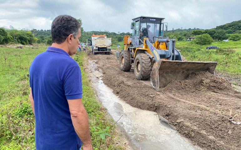 Prefeitura de Branquinha intensifica recuperação de acesso à comunidade Flor do Mundaú