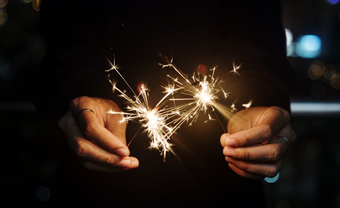 Todo tipo de fogo de artifício deve ser manejado com cuidado