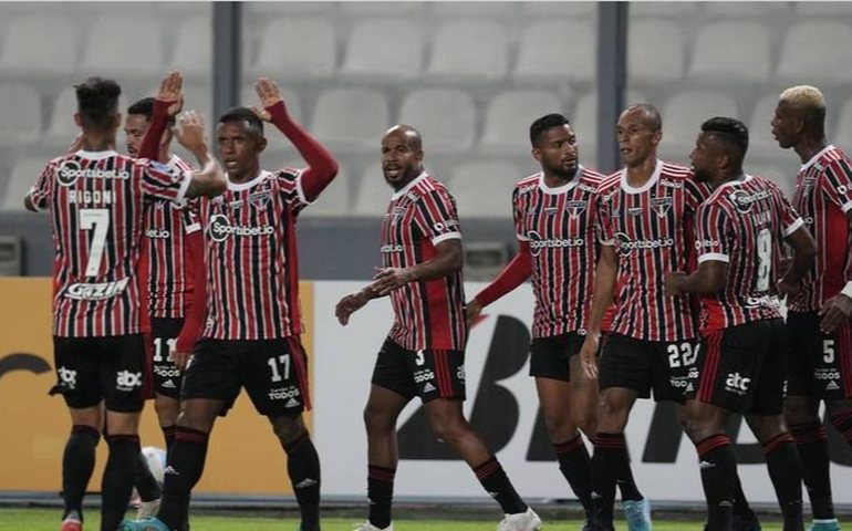 Elenco do São Paulo acorda com terremoto em Santiago antes de duelo com o Everton