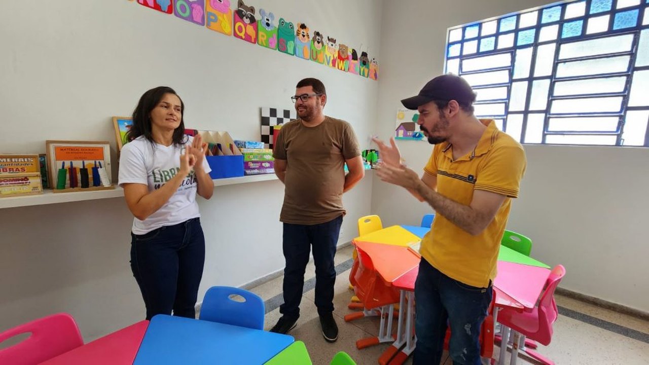 Libras: Prefeitura oferece 585 vagas para os cursos de Libras e Libras Kids