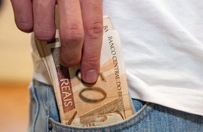 Prefeitura de Arapiraca inicia pagamento da segunda faixa do 13º e injeta mais de R$ 4,3 mi na economia local