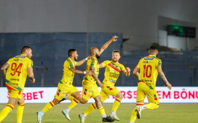 Fim de semana na TV Brasil tem três jogos da Série B do Brasileirão