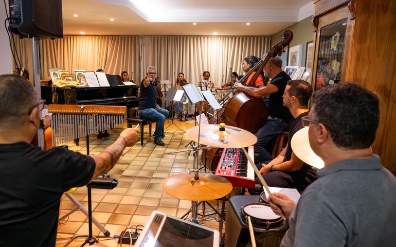 Ensaios de “Mulheres em Cena – Entre Flores e Delicadezas” revelam a força e o talento das artistas alagoanas