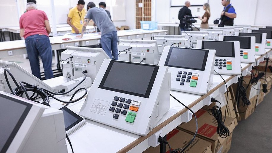 Quem fiscaliza as eleições no Brasil