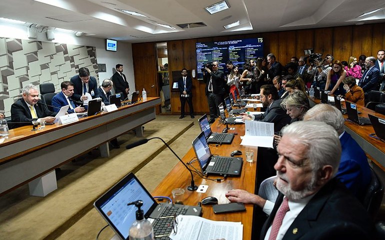 Novo arcabouço fiscal e Fundo do DF serão tema de debate na CAE