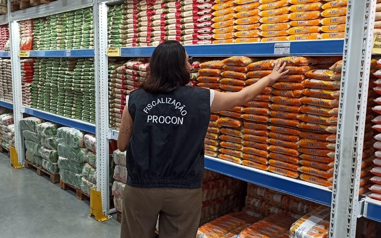 Preço da cesta básica em Maceió pode variar de R$ 55,12 a R$136,97, segundo o Procon