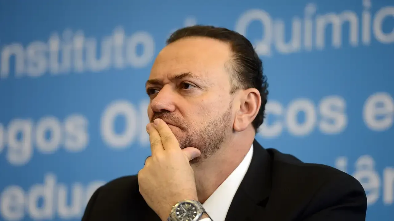 Encontro de Edinho Silva com Kalil para discutir eleição em Minas provoca reação no PT