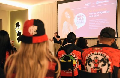 Secretaria de Estado da Mulher e Livre de Assédio reúnem torcidas organizadas do Flamengo contra a violência às mulheres