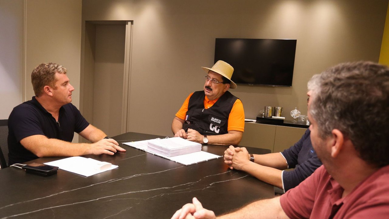 Prefeito Gilberto Gonçalves assina Ordem de Serviço para revitalização do Colégio Judith Paiva em Rio Largo