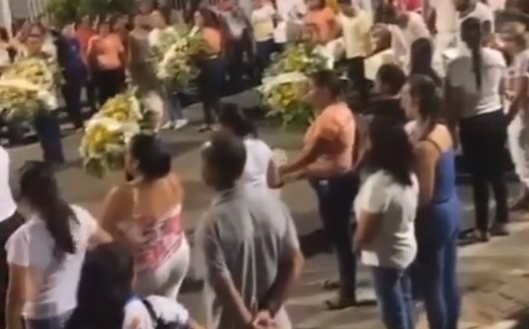 Tristeza e comoção no enterro das quatro crianças mortas em incêndio na cidade de Canapi