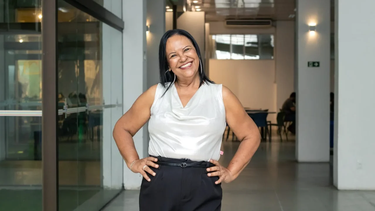 Escritora Márcia de Assis leva projeto de incentivo à leitura para escolas e instituições de Alagoas