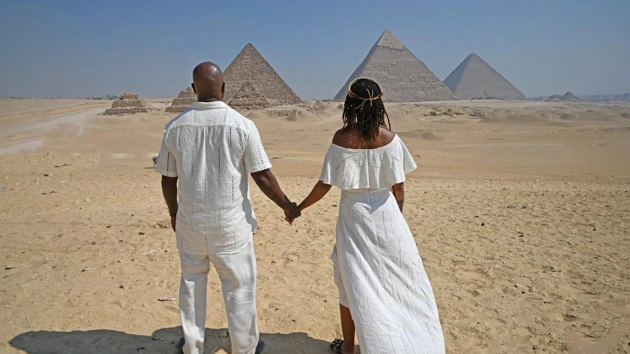 Bárbara Carine e Thiago Thomé lançam selo editorial e pré-venda de livros escritos após casamento no Egito