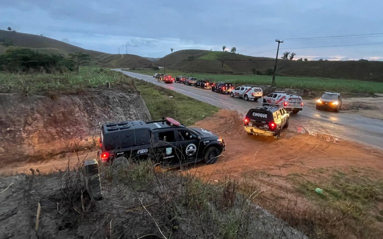 PM apreende armas e prende suspeitos durante Operação Retomada em Matriz do Camaragibe