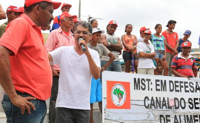 Vereador Edvaldo apoia passeata do MST em luta pelo uso do Canal do Sertão