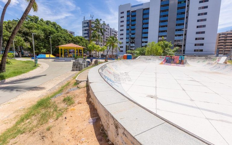 Praça do Skate passa por manutenção e recebe reforma de equipamentos