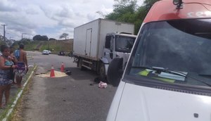 Mulher morre e motociclista fica ferido durante colisão com caminhão no município de Carmópolis / Foto: Foto: Reprodução/Redes Sociais