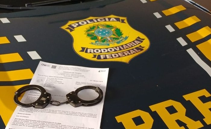 PRF prende homem por crimes de roubo e associação criminosa