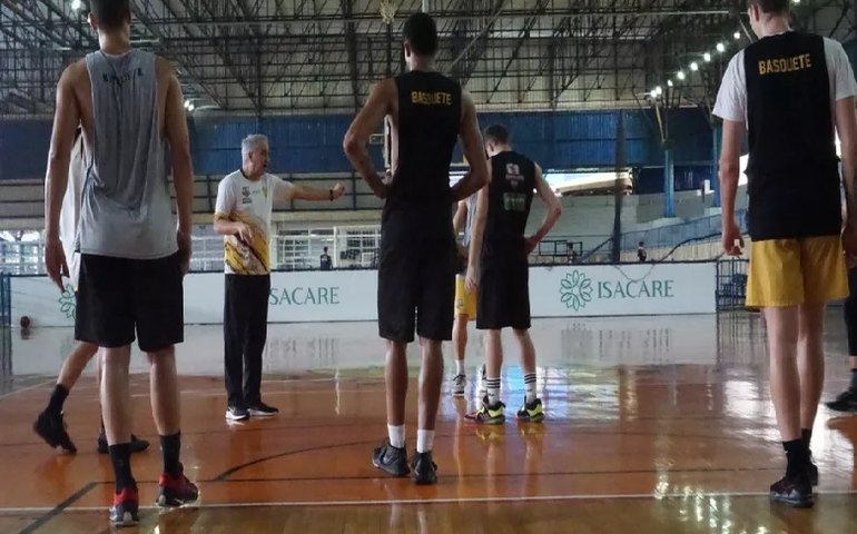 Brasileiro masculino de basquete começa em março e tem Cruzeiro como novidade