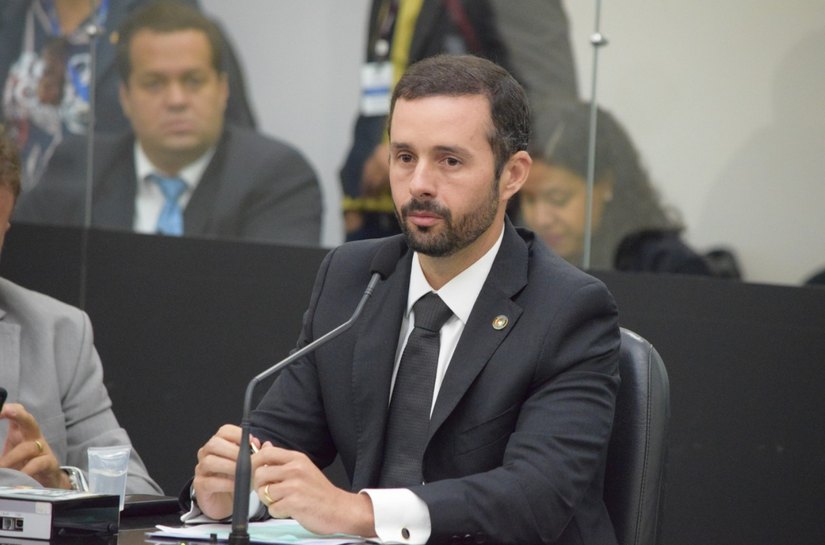 Aprovada, em 1º turno, PEC que autoriza transferência de recursos para municípios através de emendas à LOA
