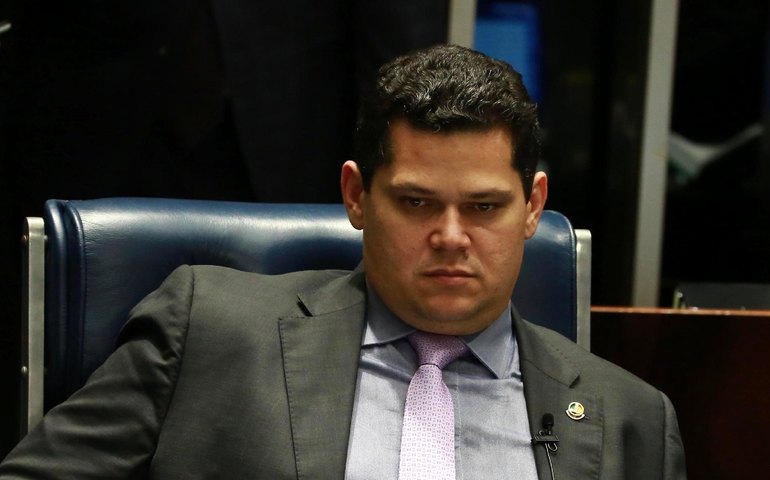 Ex-presidente do Senado, Davi Alcolumbre diz que SP perdeu político de princípios