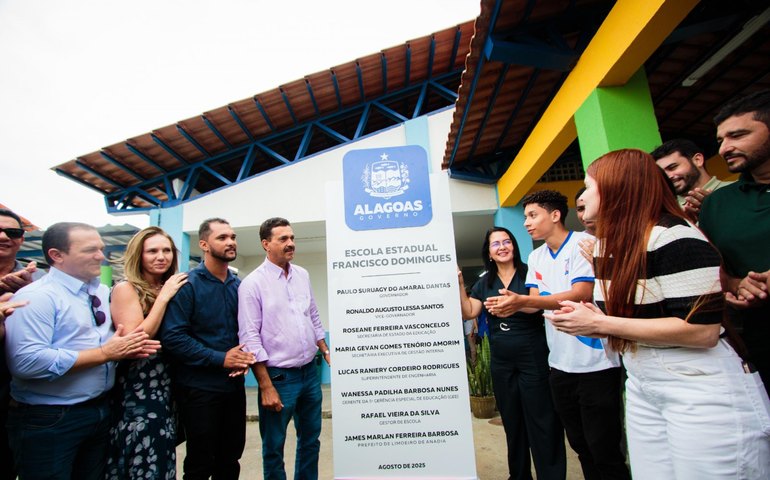 Em Limoeiro de Anadia, Governo do Estado entrega a 13ª unidade do Programa Escola do Coração