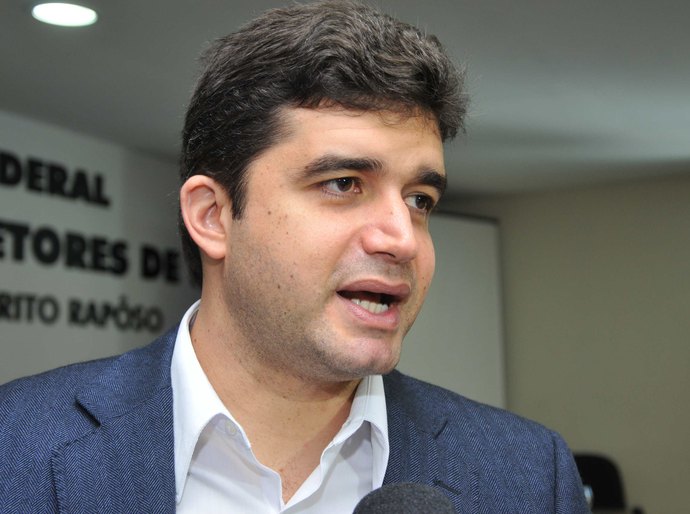 Em Brasília, Rui Palmeira busca recursos para mais habitações em Maceió
