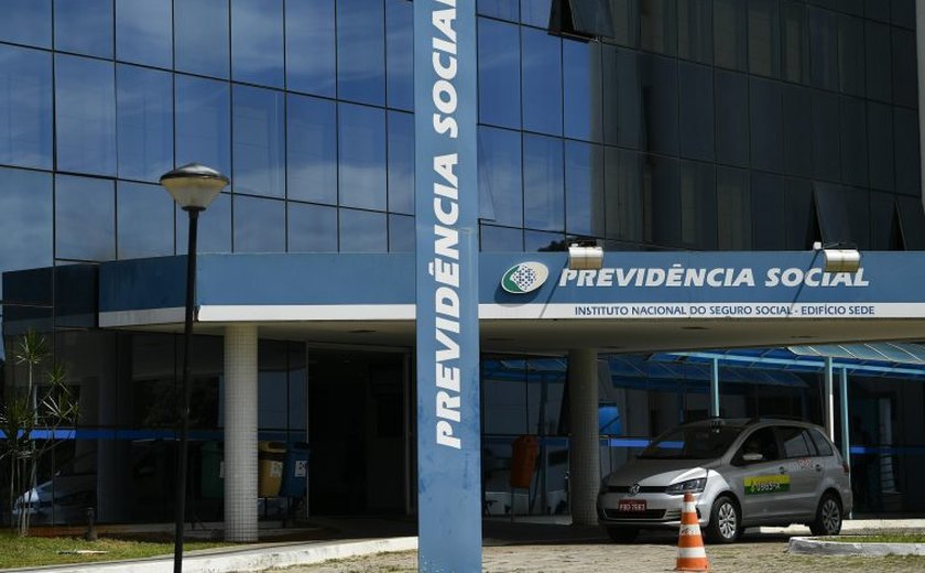 Comissão debate dificuldades de idosos para obter empréstimo consignado no INSS