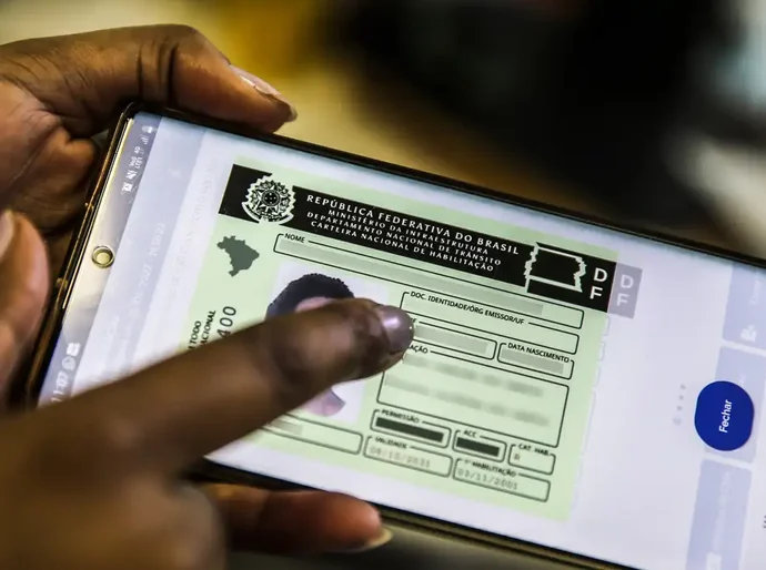 Contran aprova resolução que retira exigência de autoescola para CNH