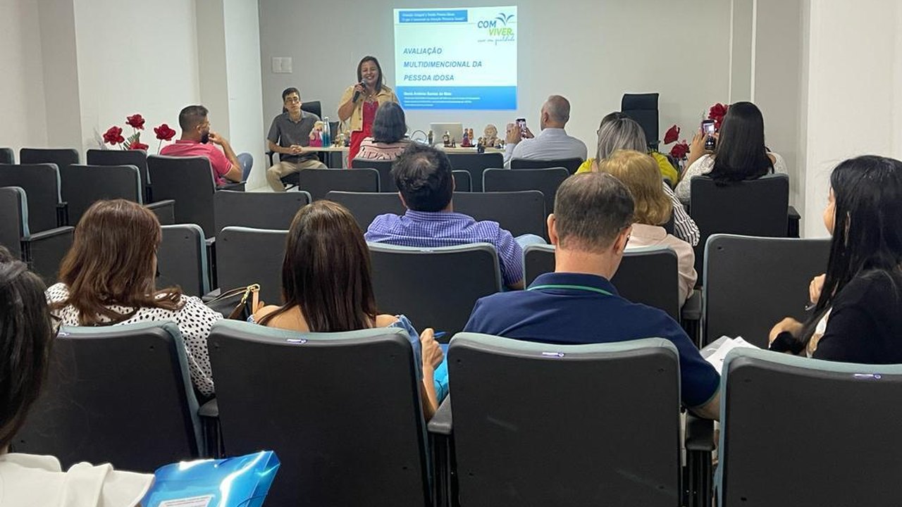 Saúde capacita profissionais em alusão ao Dia Internacional da Pessoa Idosa