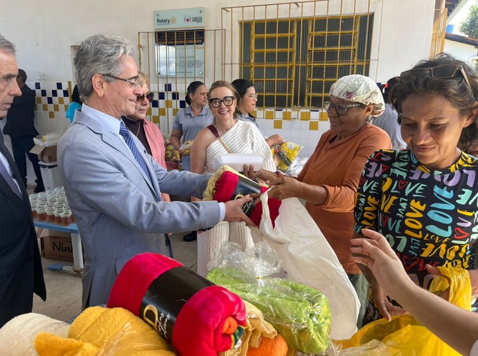 Presidente do TJAL participa das doações da campanha 'Aquecendo Vidas' em Arapiraca