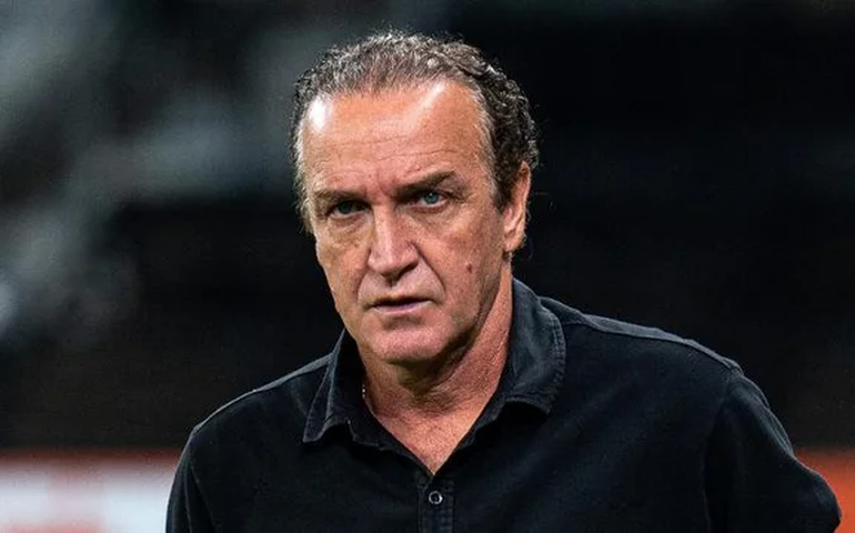 Cuca admite carência no elenco do Atlético-MG e promete reforços: 'Estamos em reconstrução'