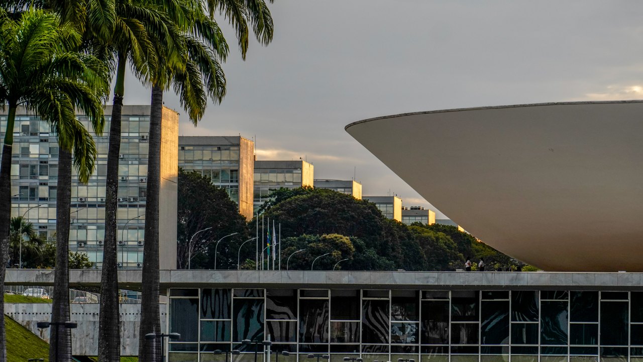 Congresso se aproxima do recesso sem votar a PEC 6x1 e o PL da misoginia