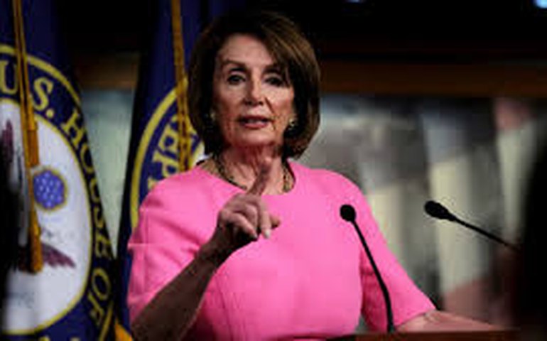 Pelosi diz ainda esperar ouvir Pence sobre invocar Emenda 25 para afastar Trump